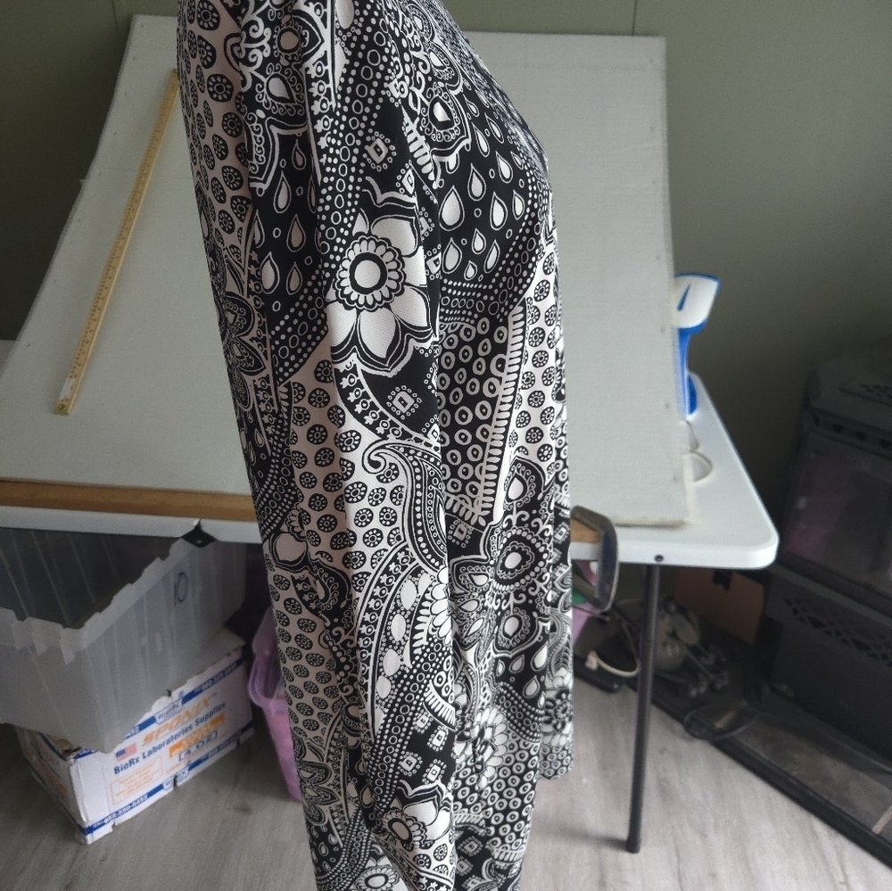 LOFT Black and White Patterned Midi Dress - Picture 10 of 12